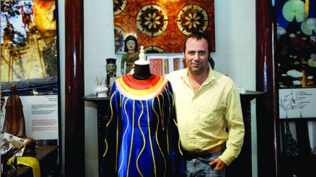 ອາພອນສະໄໝ Chula ຊ້ອນແຝງສີສັນຫວຽດ